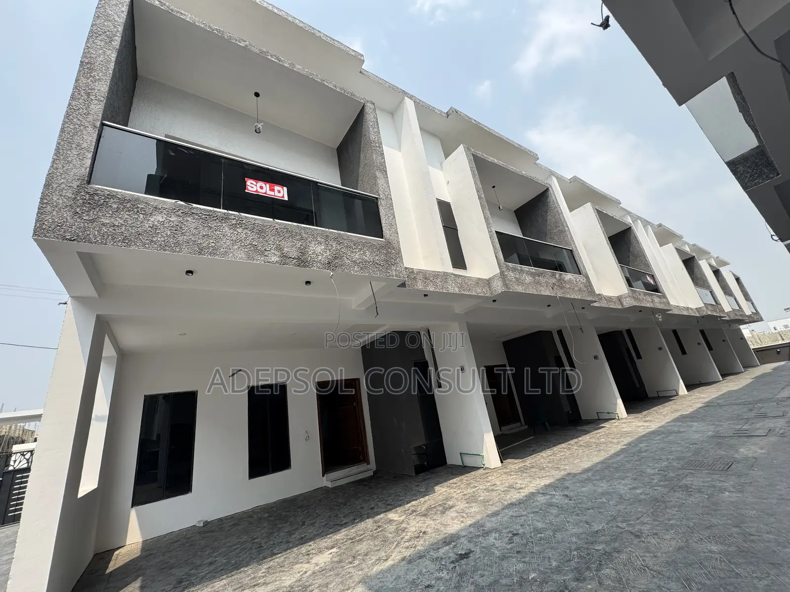 Luxury 4 Bedroom Terrace Duplex in Ikota Gra in Ikota