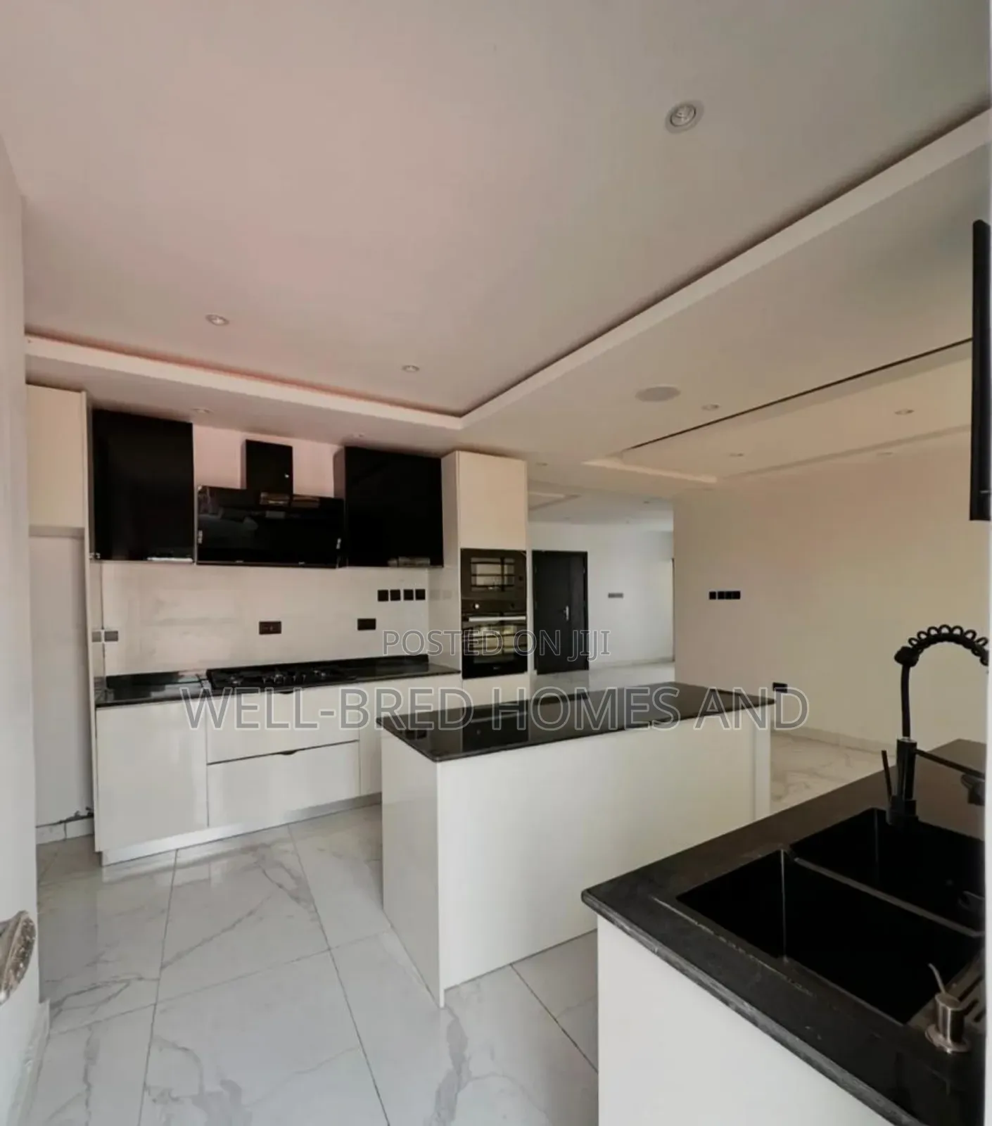 3bdrm Apartment In Lekki Phase 1 For Sale in Lekki Phase 1