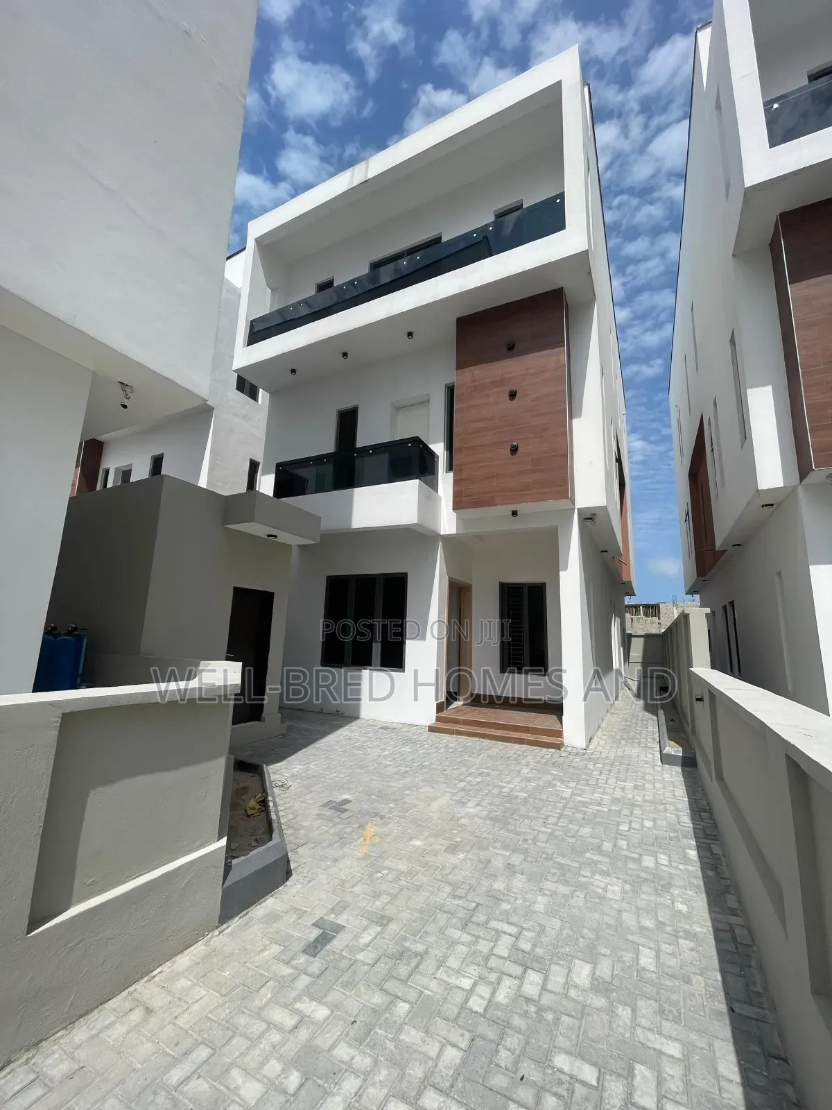 6bdrm Duplex in Lekki Phase 1 for sale in Lekki Phase 1