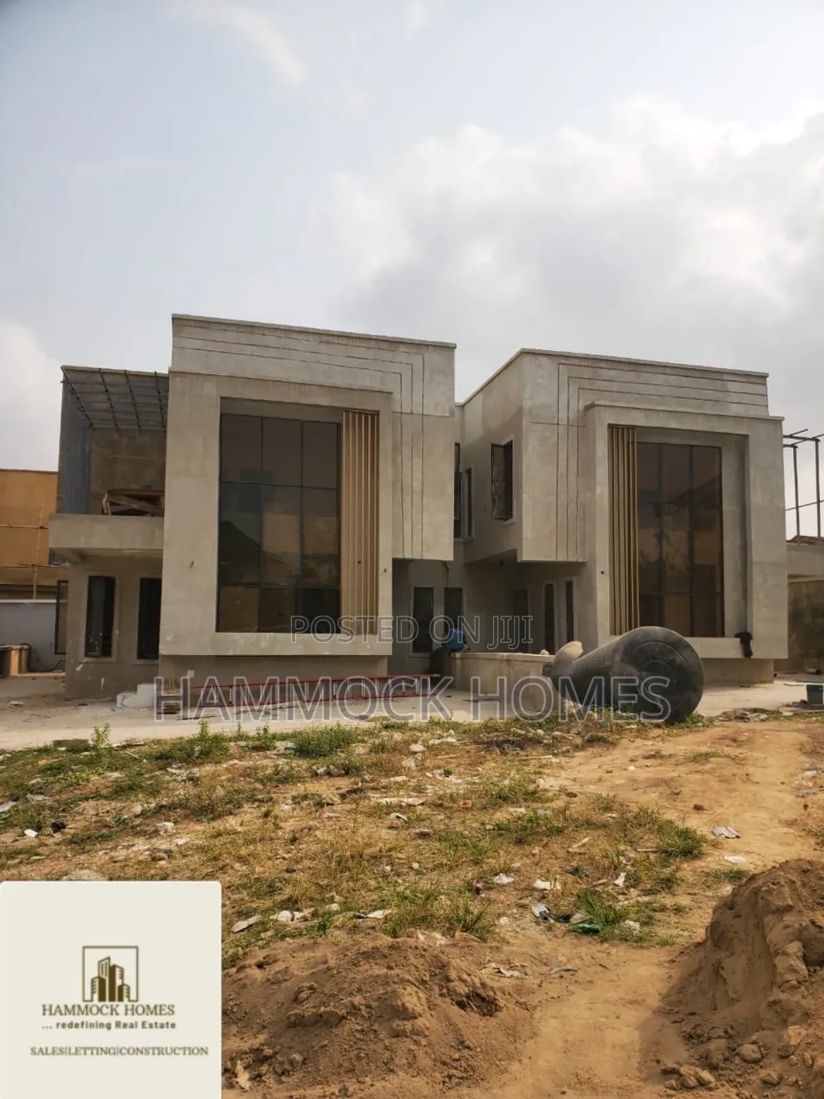 5bdrm Duplex in Omololu Olunloyo Gra, Oluyole Estate for sale in Oluyole Estate