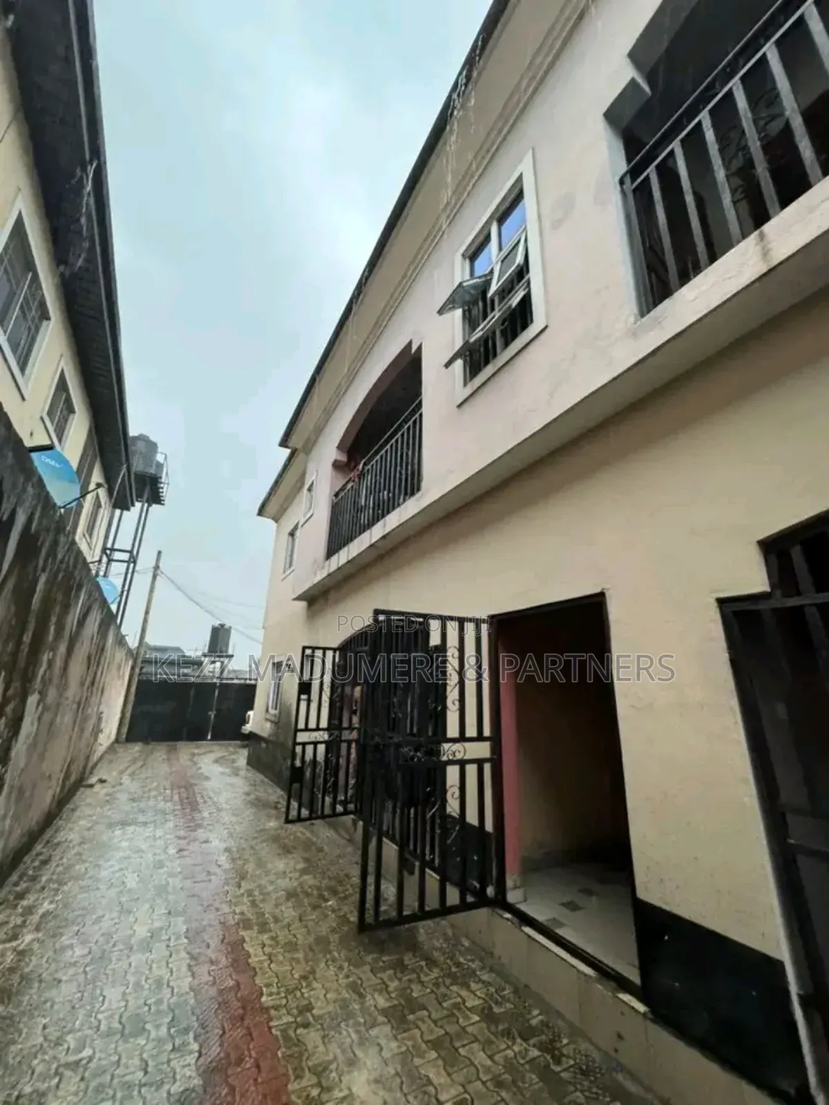 4bdrm Block of Flats in Woji , Port Harcourt for sale in Port-Harcourt