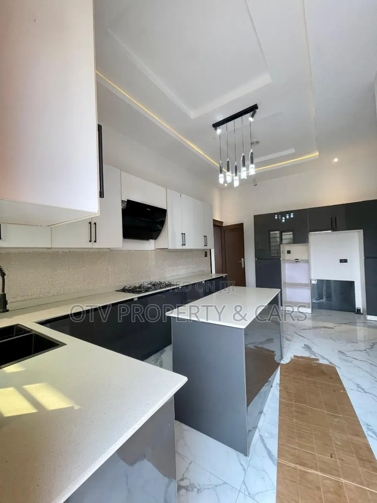 Furnished 5bdrm Duplex in Ikate for sale in Ikate