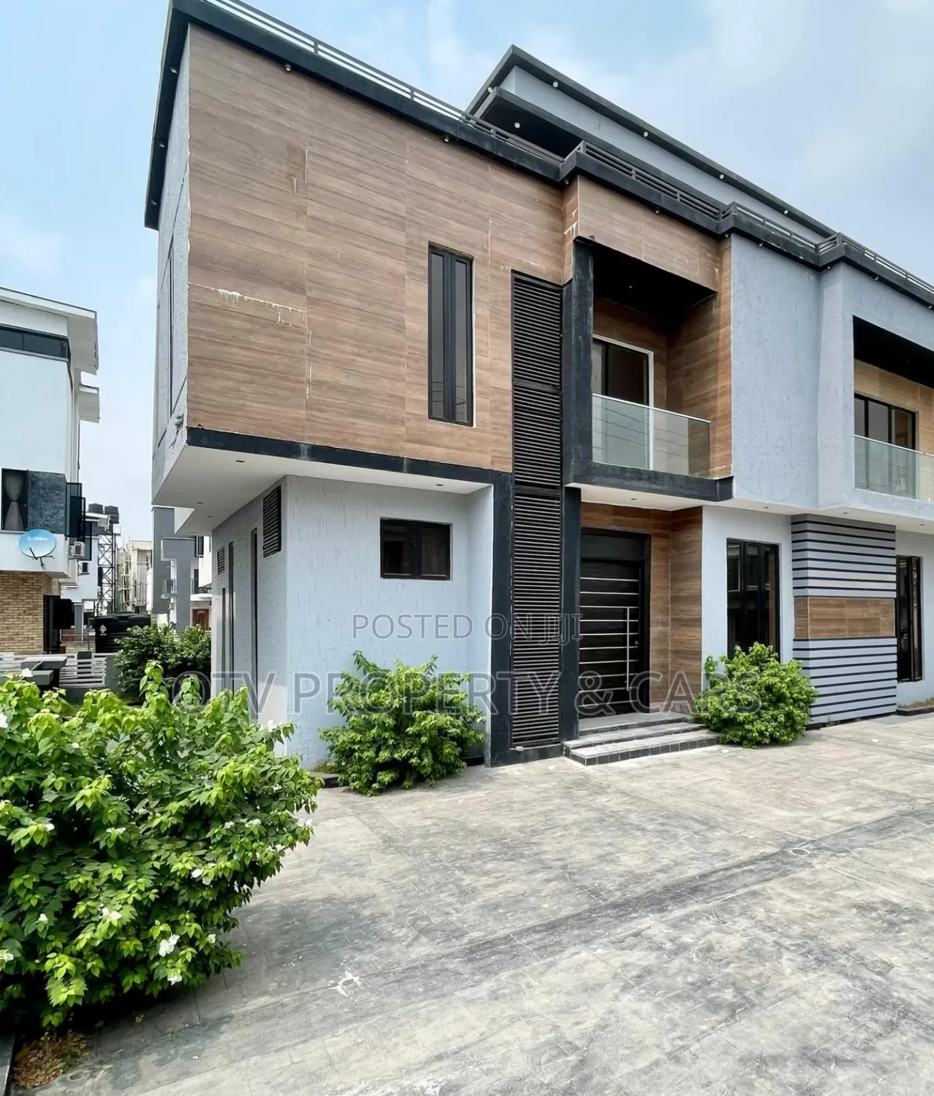 Furnished 5bdrm Duplex in Osapa london for sale in Osapa london