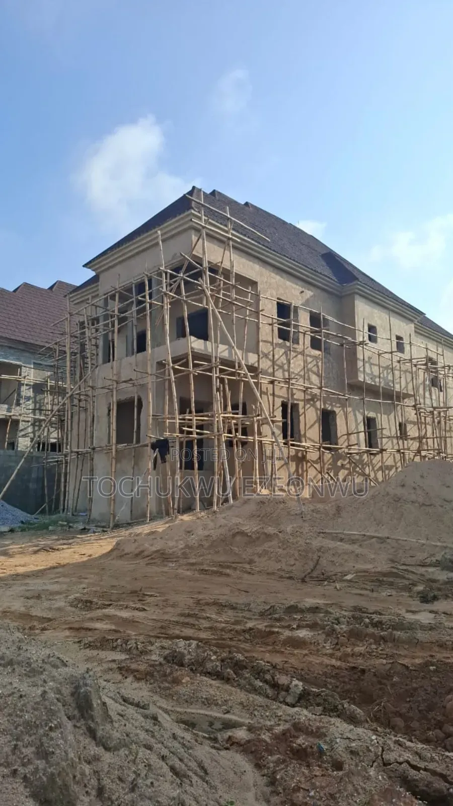5bdrm Duplex in Summit Estate, Lugbe District for sale in Lugbe District