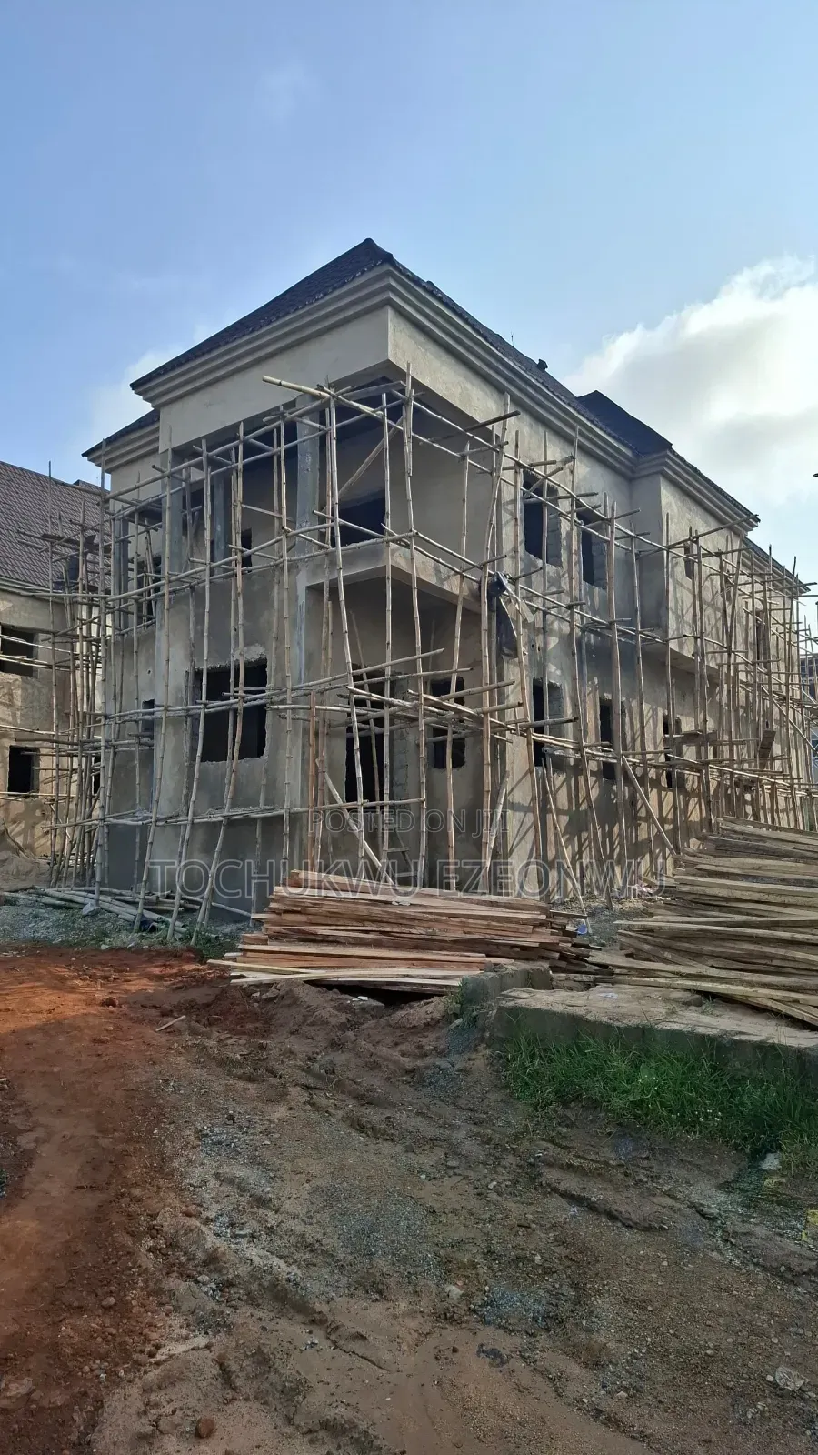 5bdrm Duplex in Summit Estate, Lugbe District for sale in Lugbe District