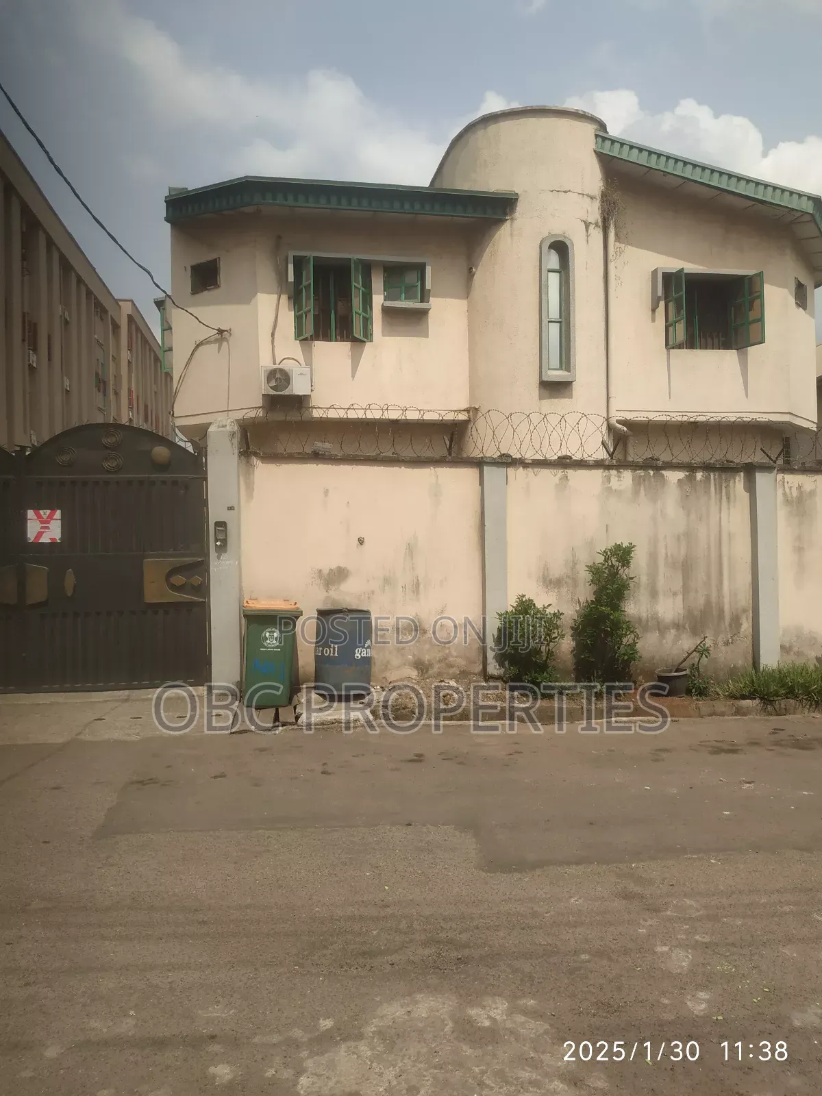 4bdrm Duplex in Ikosi Gra for sale in GRA Phase 2 Shangisha