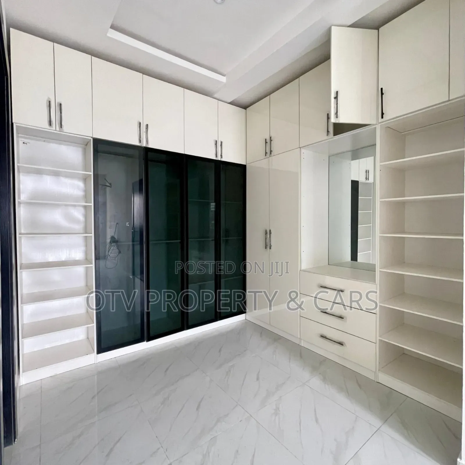 Furnished 5bdrm Duplex in Ikate for sale in Ikate