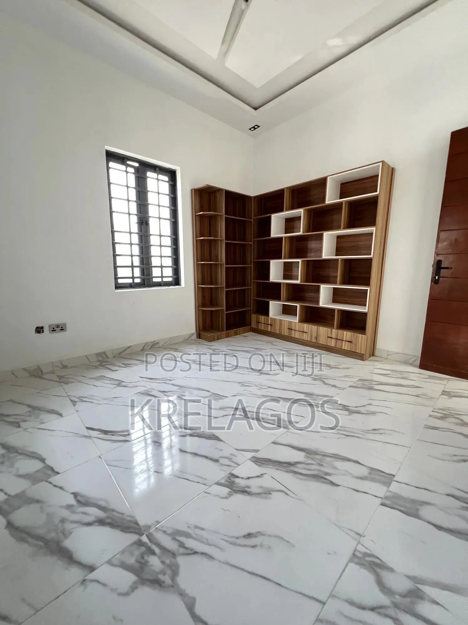 5bdrm Duplex in Ikate for sale in Ikate