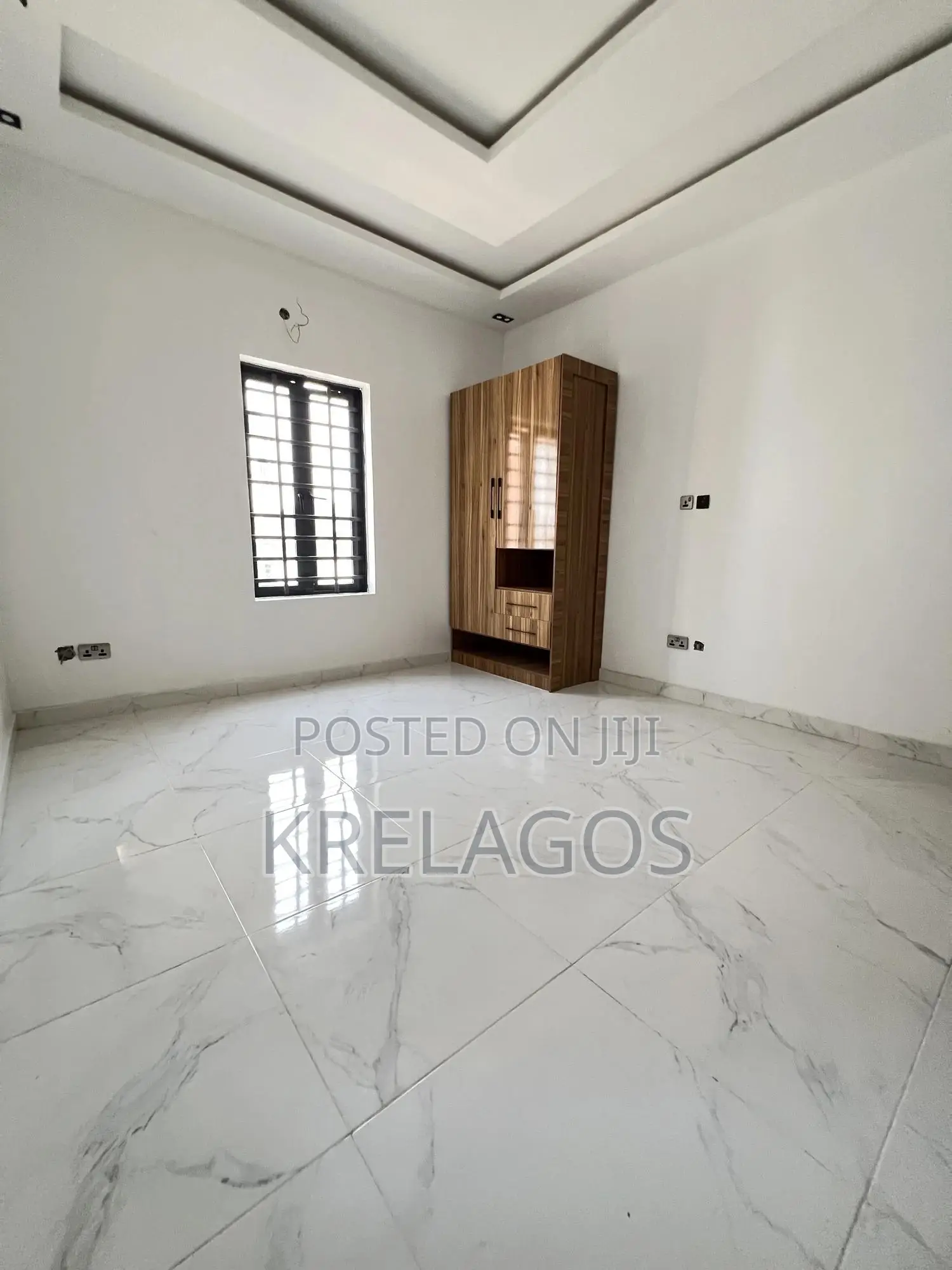 5bdrm Duplex in Ikate for sale in Ikate