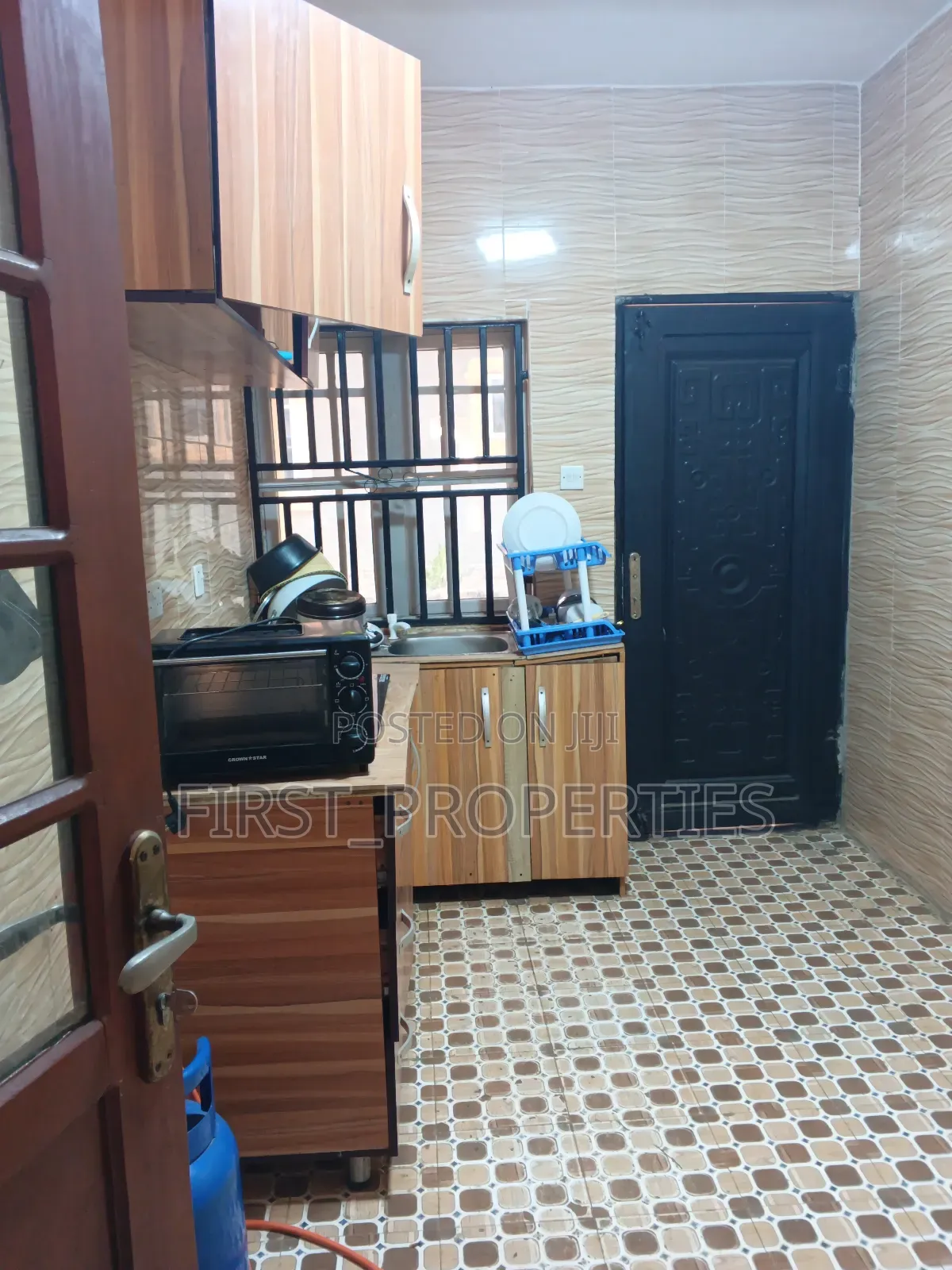 Standard 3 Bedroom Apartment With Modern Facilities in Akala Express