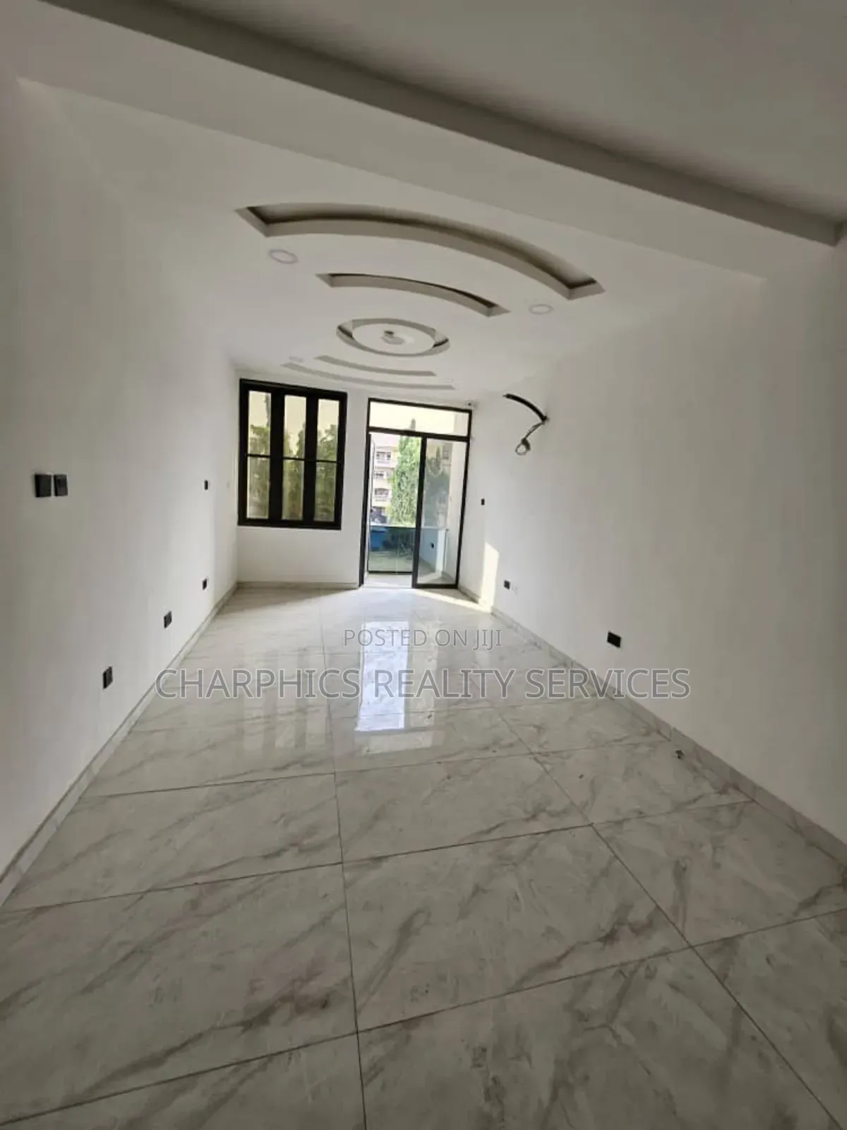 4bdrm Duplex in Thomas Estate for sale in Thomas Estate