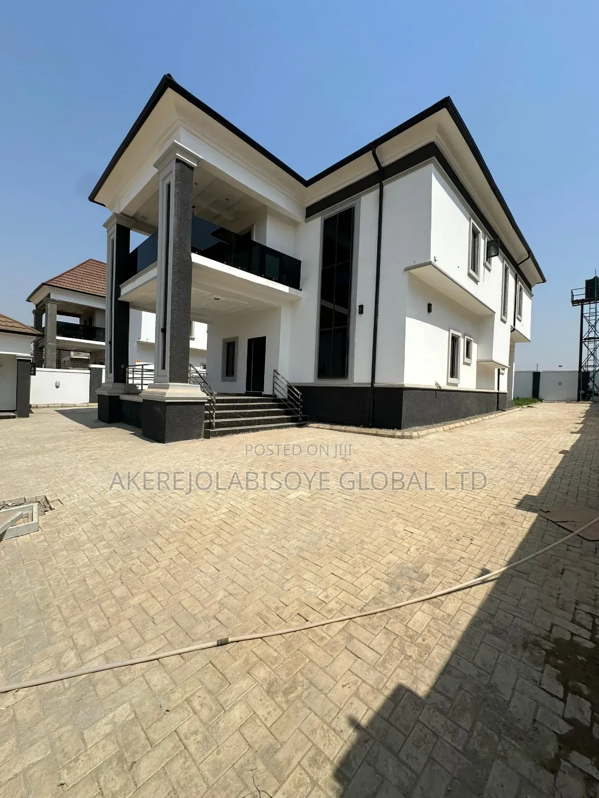 5bdrm Duplex in In An Estate Idu for sale in Idu Industrial