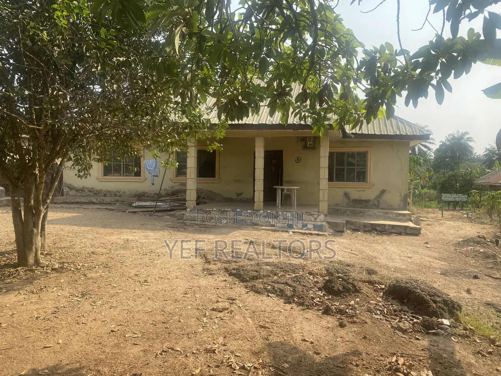 4bed Flat 3units of Self Con on 3plots in Ife