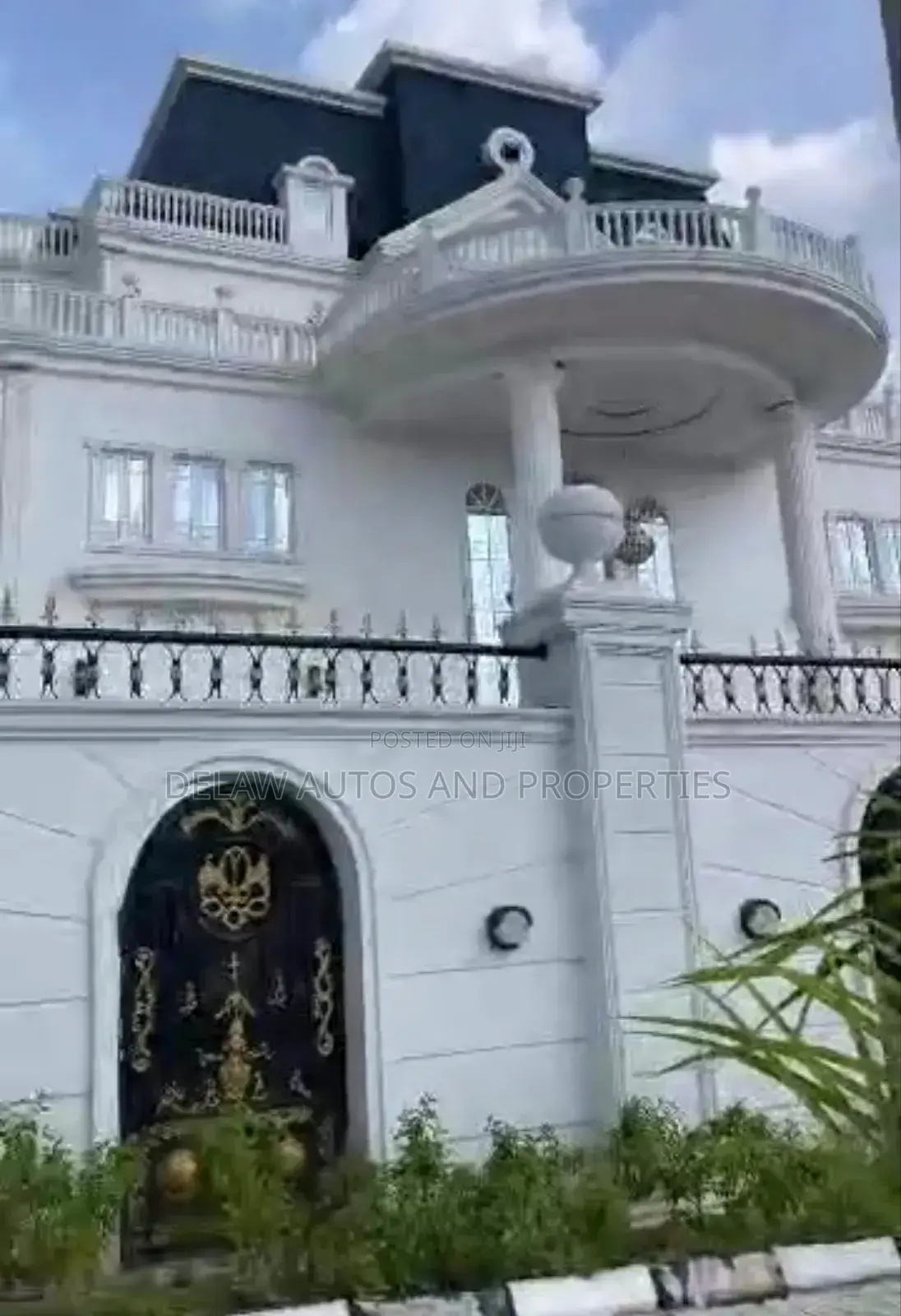 10bdrm Mansion in Guzape for sale in Guzape District