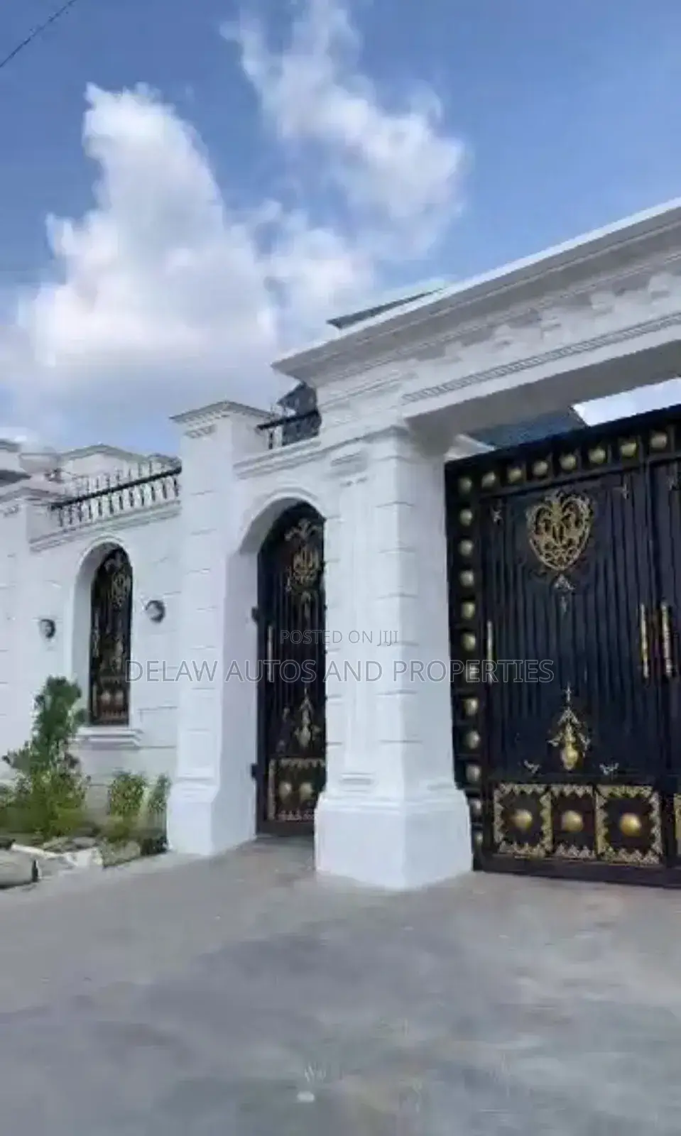 10bdrm Mansion in Guzape for sale in Guzape District