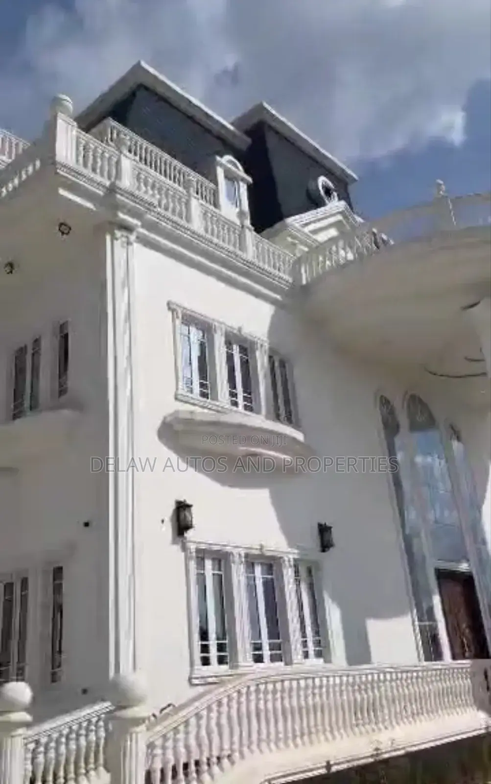 10bdrm Mansion in Guzape for sale in Guzape District