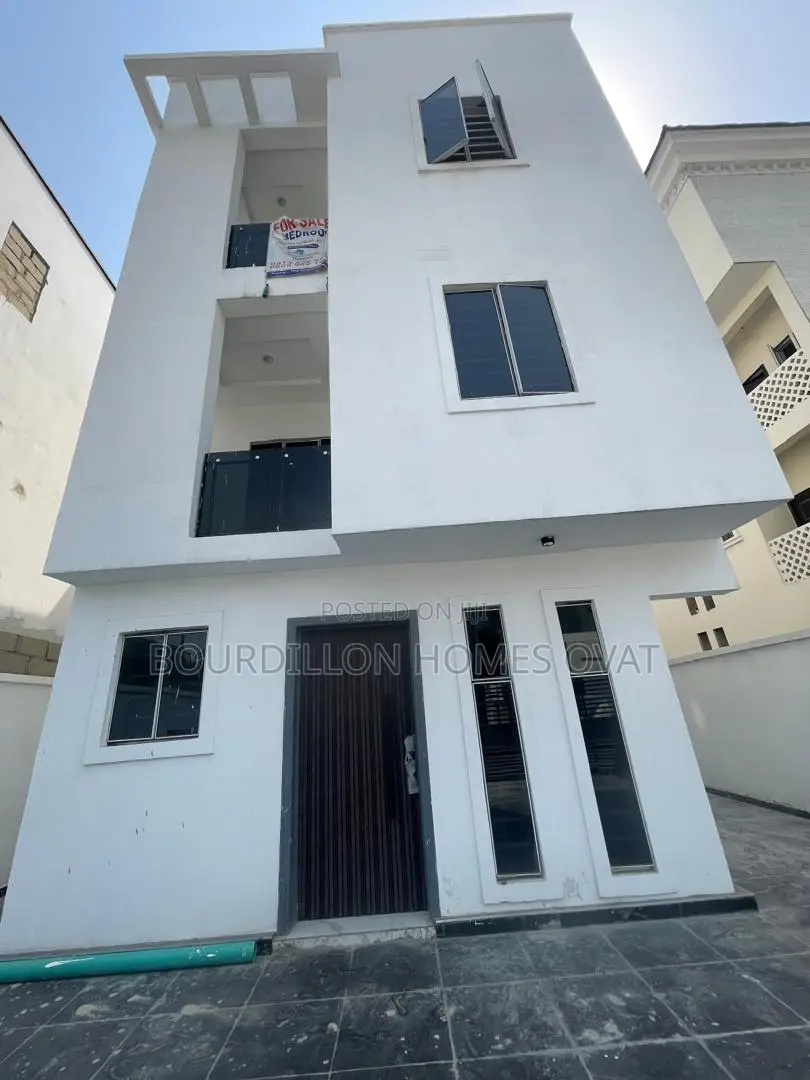 5bdrm Duplex in Lekki Phase 1 for sale in Lekki Phase 1