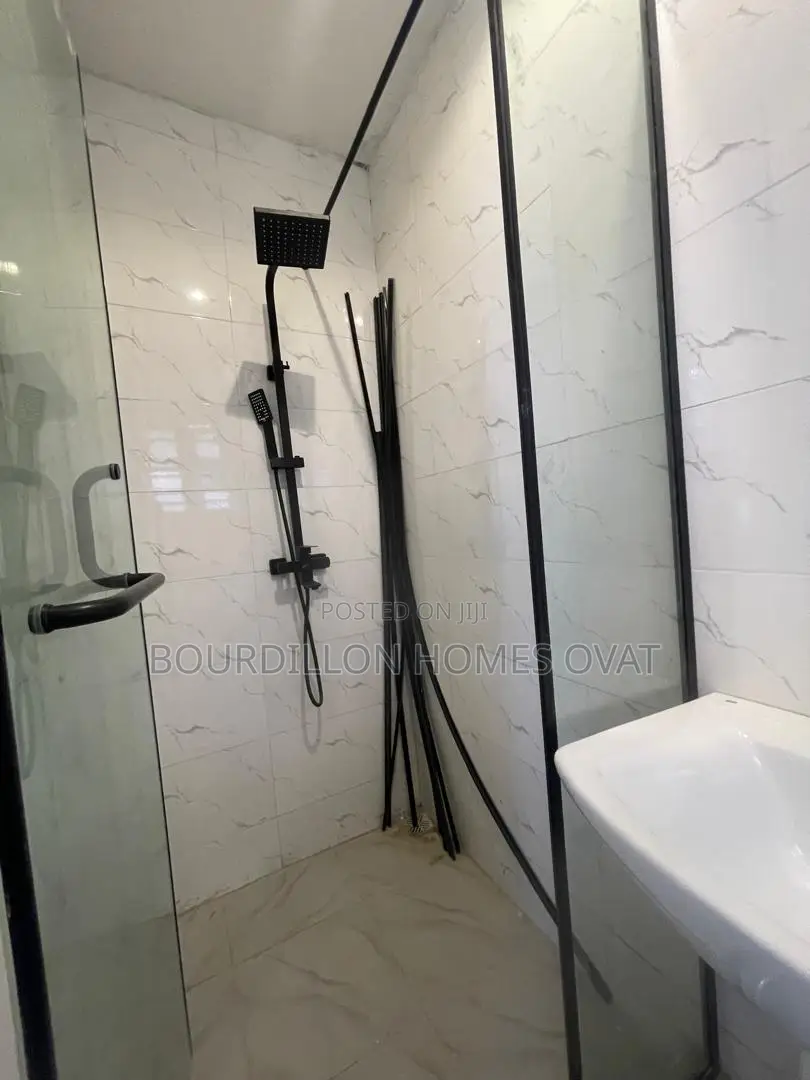 5bdrm Duplex in Lekki Phase 1 for sale in Lekki Phase 1