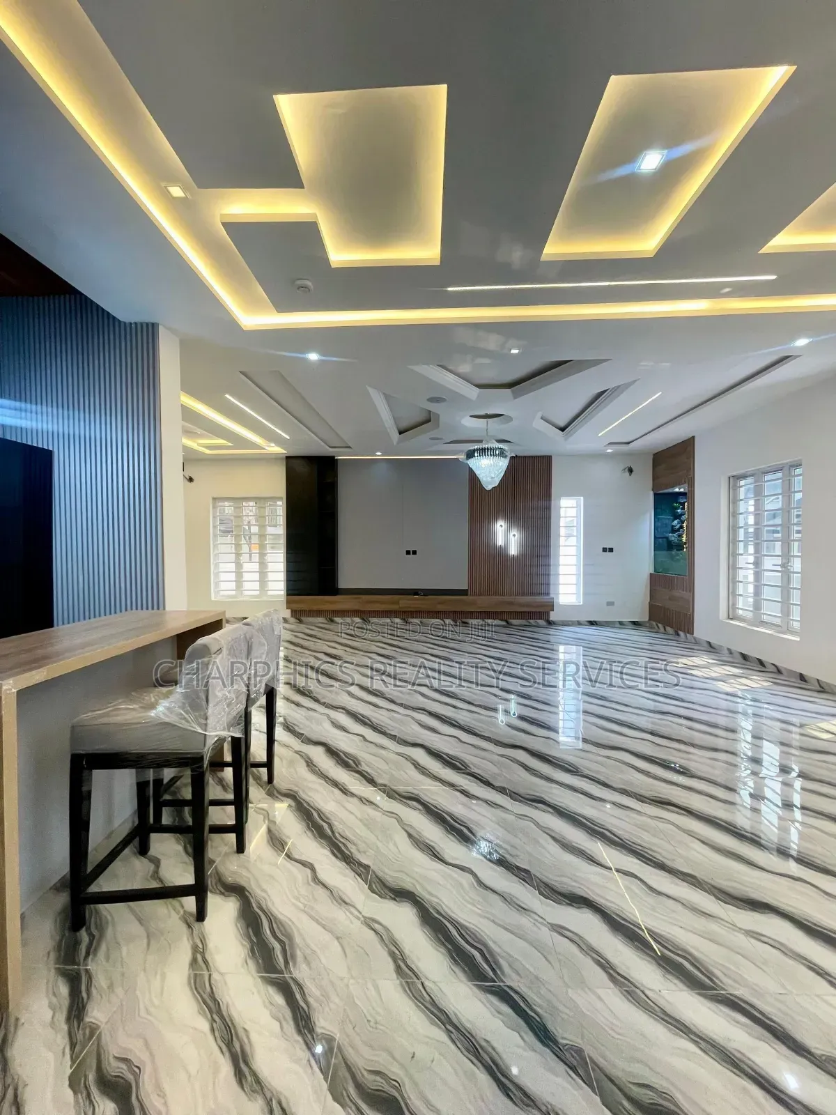 5bdrm Duplex in Ikota for sale in Ikota