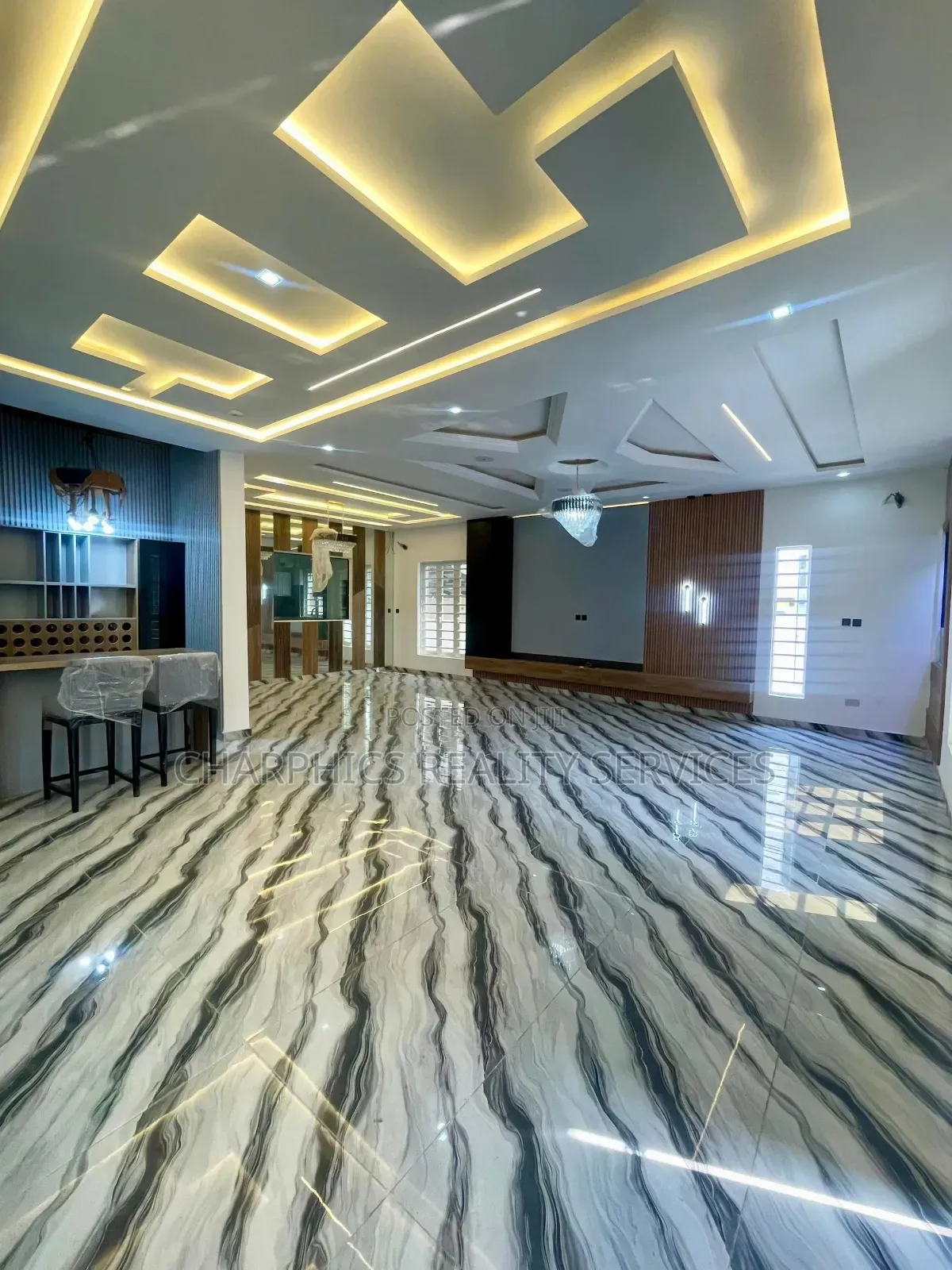5bdrm Duplex in Ikota for sale in Ikota