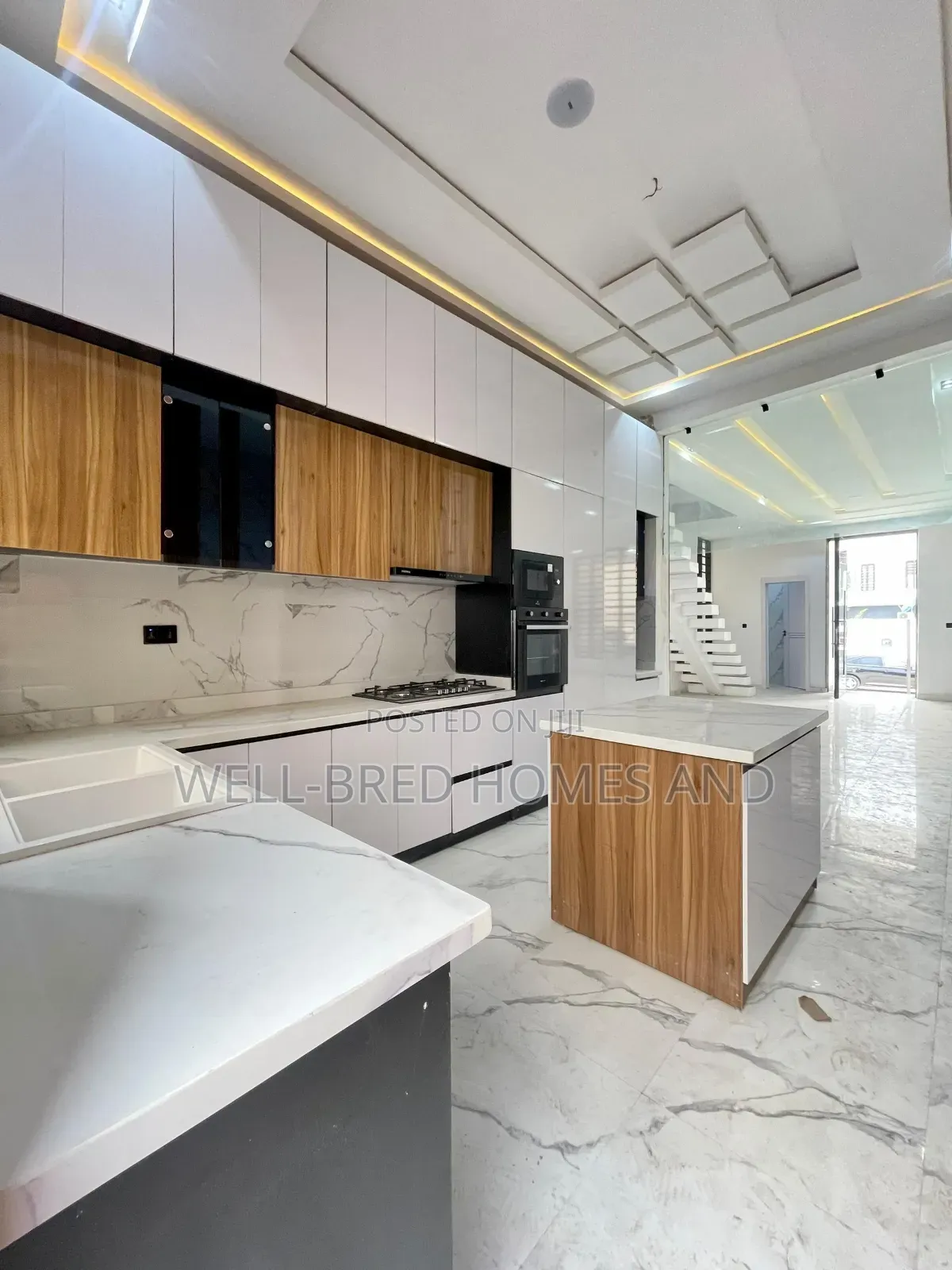 5 Bedroom Luxury Home With Cinema, Swimming Pool and Rooftop in Lekki