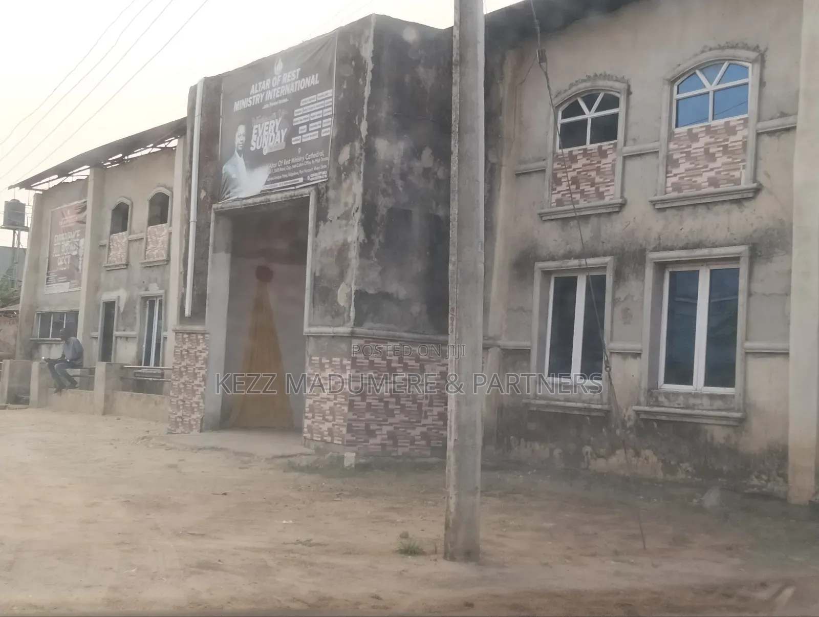 For Sale : Medium Size Warehouse at Sars Road, Ph in Port-Harcourt