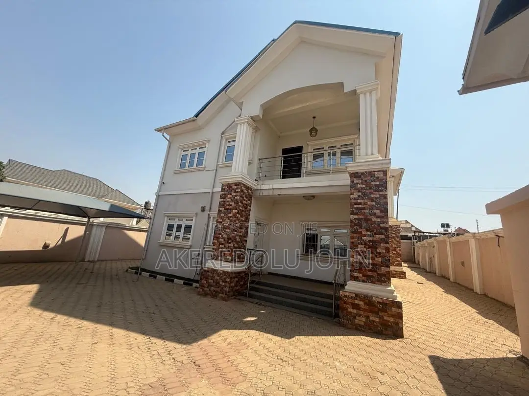 5bdrm Duplex in Galadimawa for sale in Galadimawa