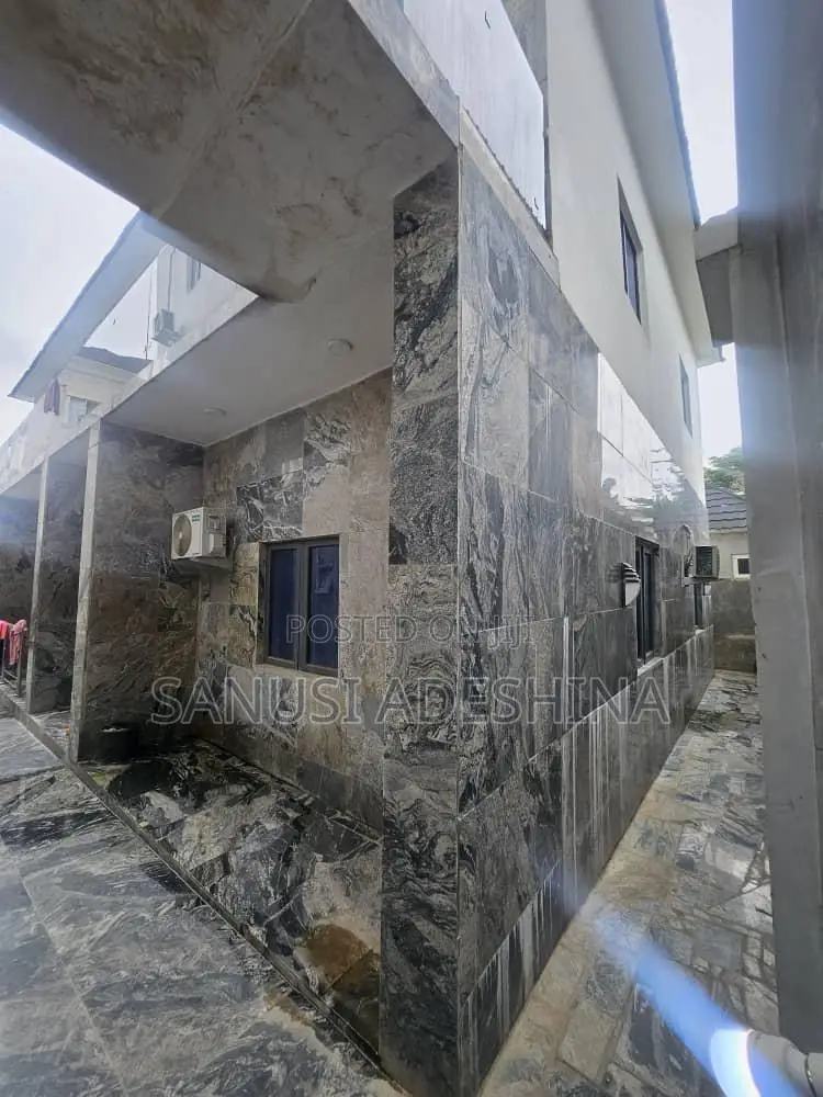 18bdrm Duplex in Gwarimpa Estate, Gwarinpa for sale in Gwarinpa