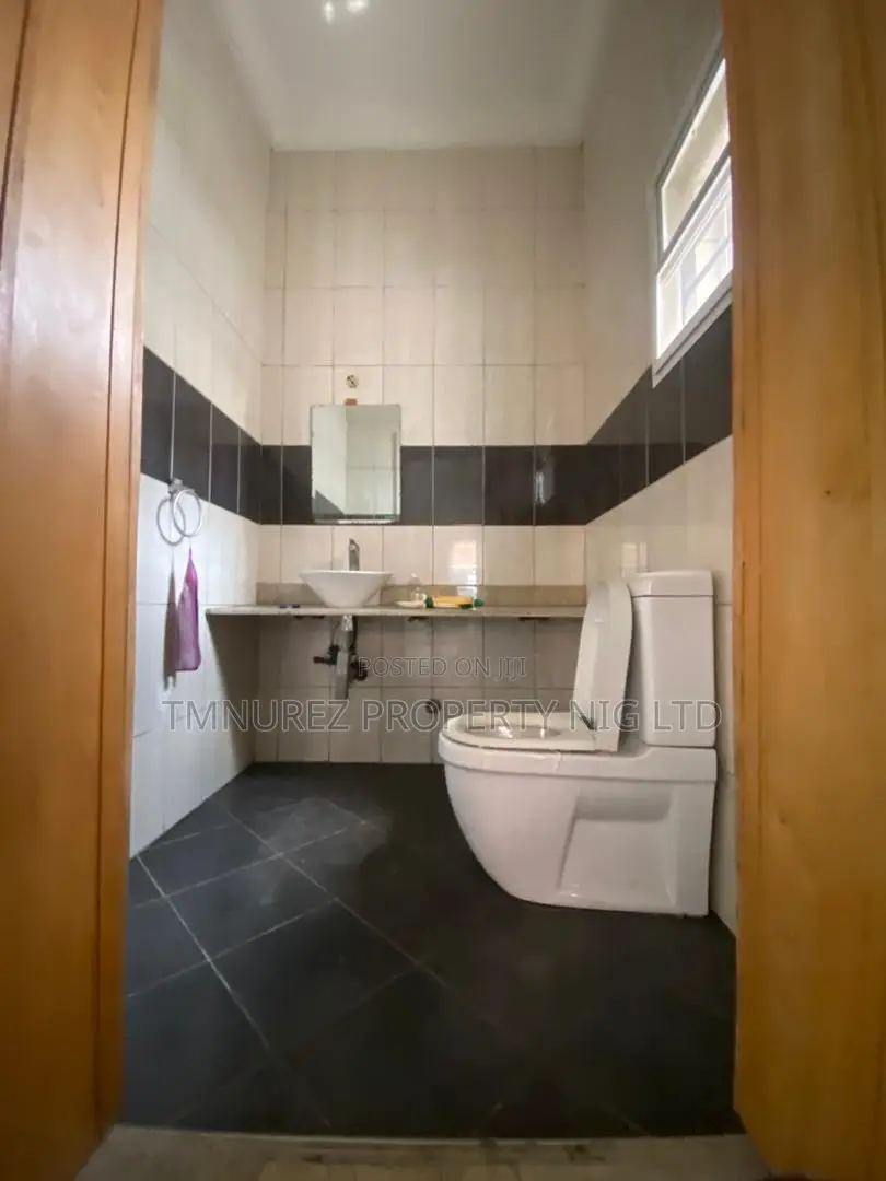 4bdrm Duplex in Off Admiralty, Lekki Phase 1 for rent in Lekki Phase 1