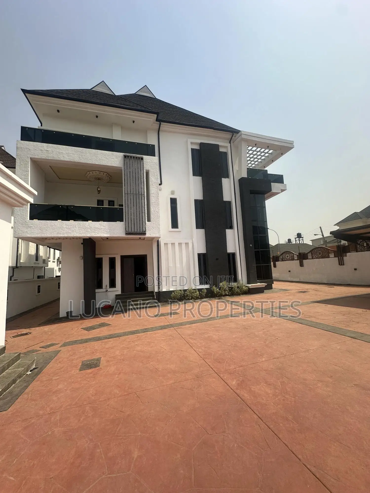 6bdrm Duplex in Guzape Main for sale in Guzape District