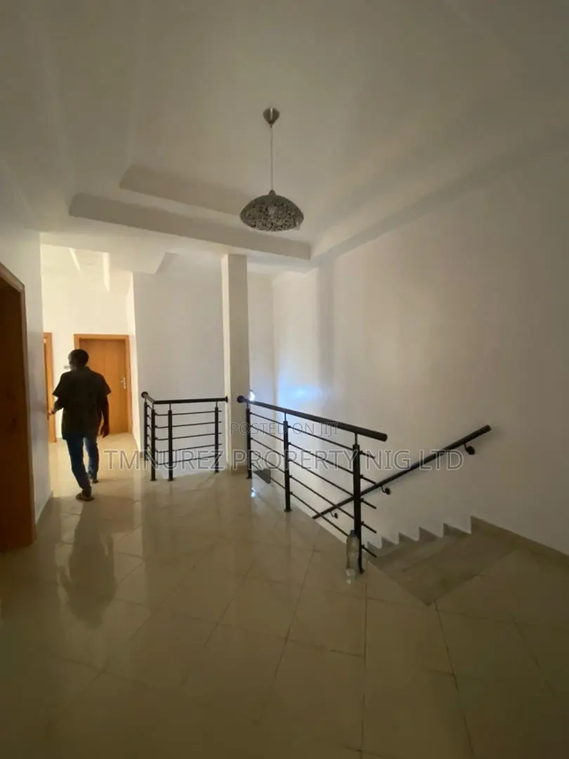 4bdrm Duplex in Lekki Off Admiralty for rent in Lekki Phase 1