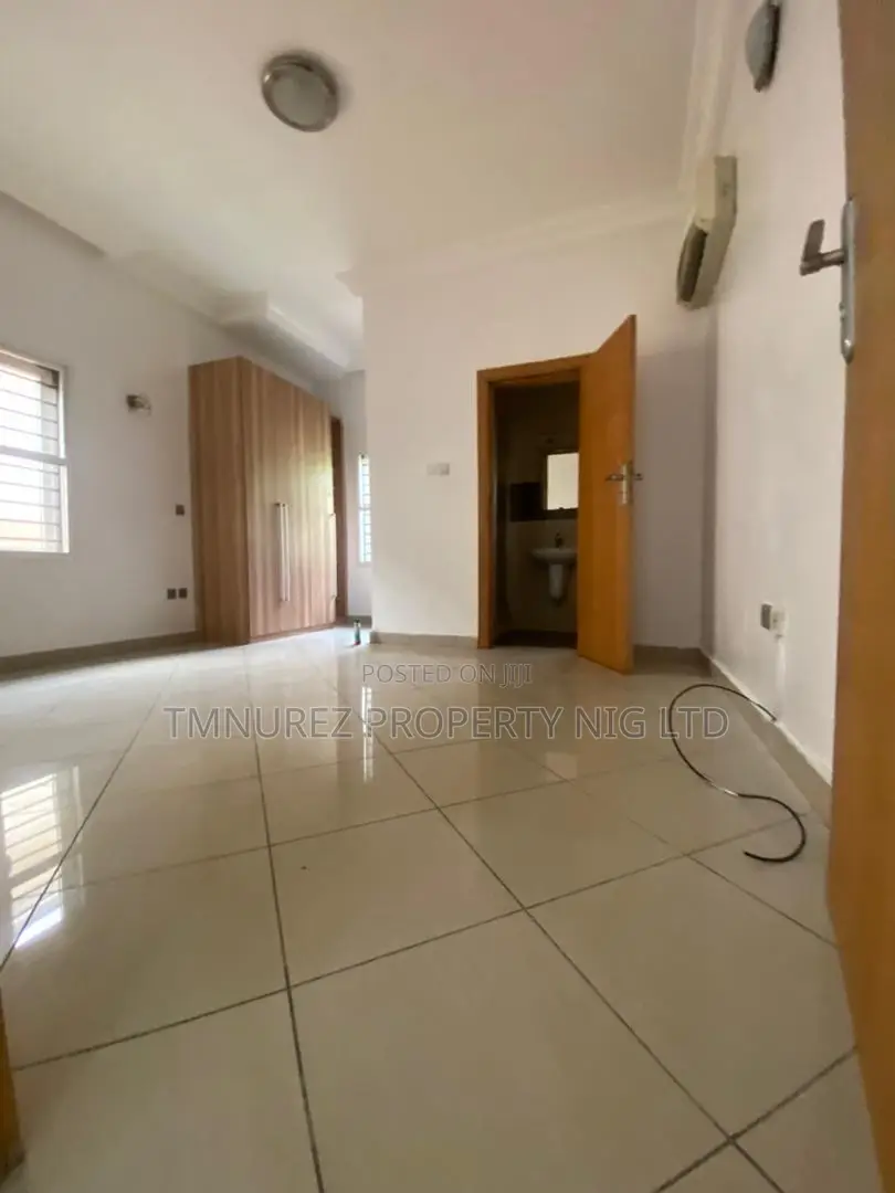 4bdrm Duplex in Lekki Off Admiralty for rent in Lekki Phase 1