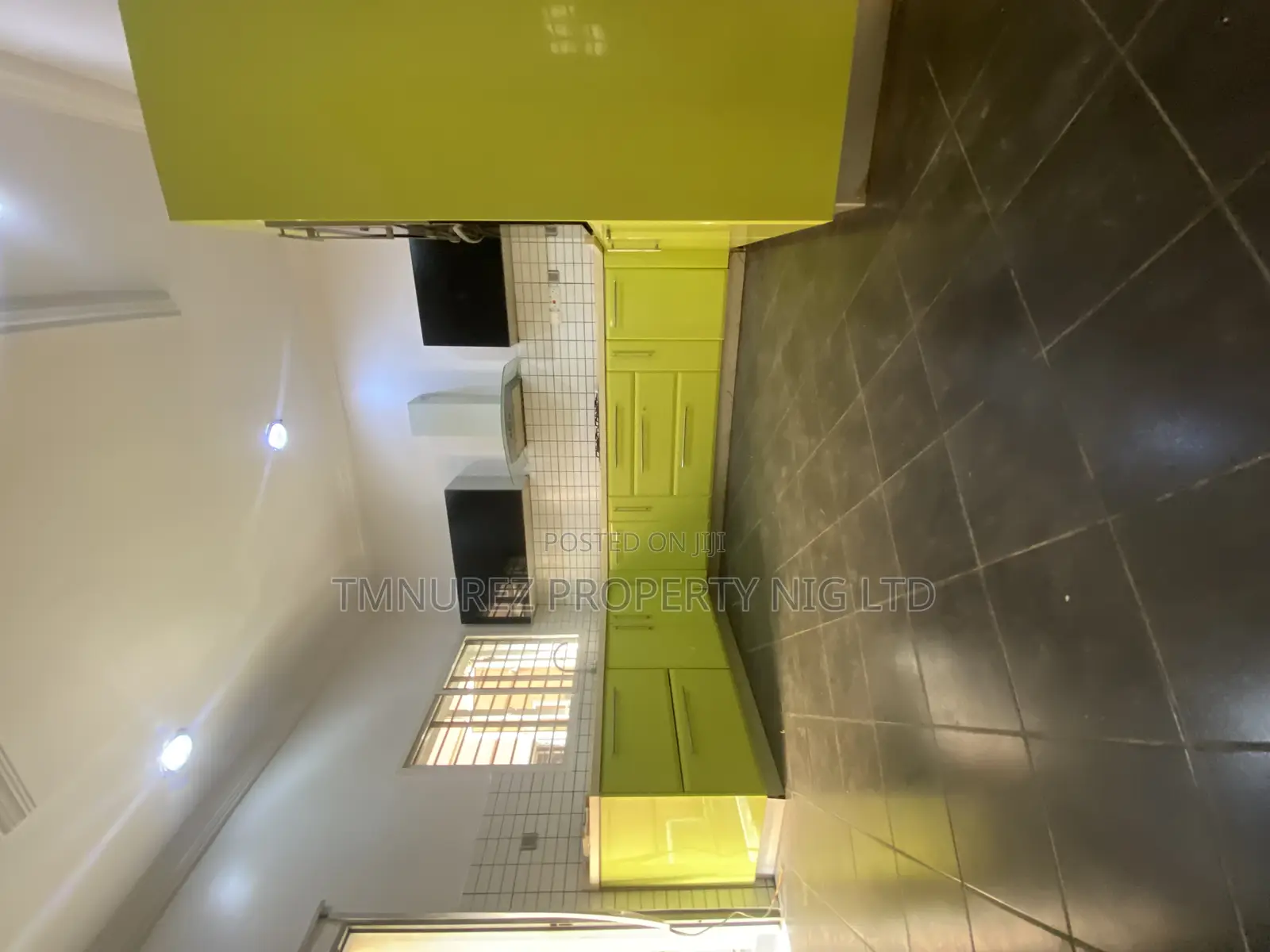 4bdrm Duplex in Off Admiralty, Lekki for rent in Lekki