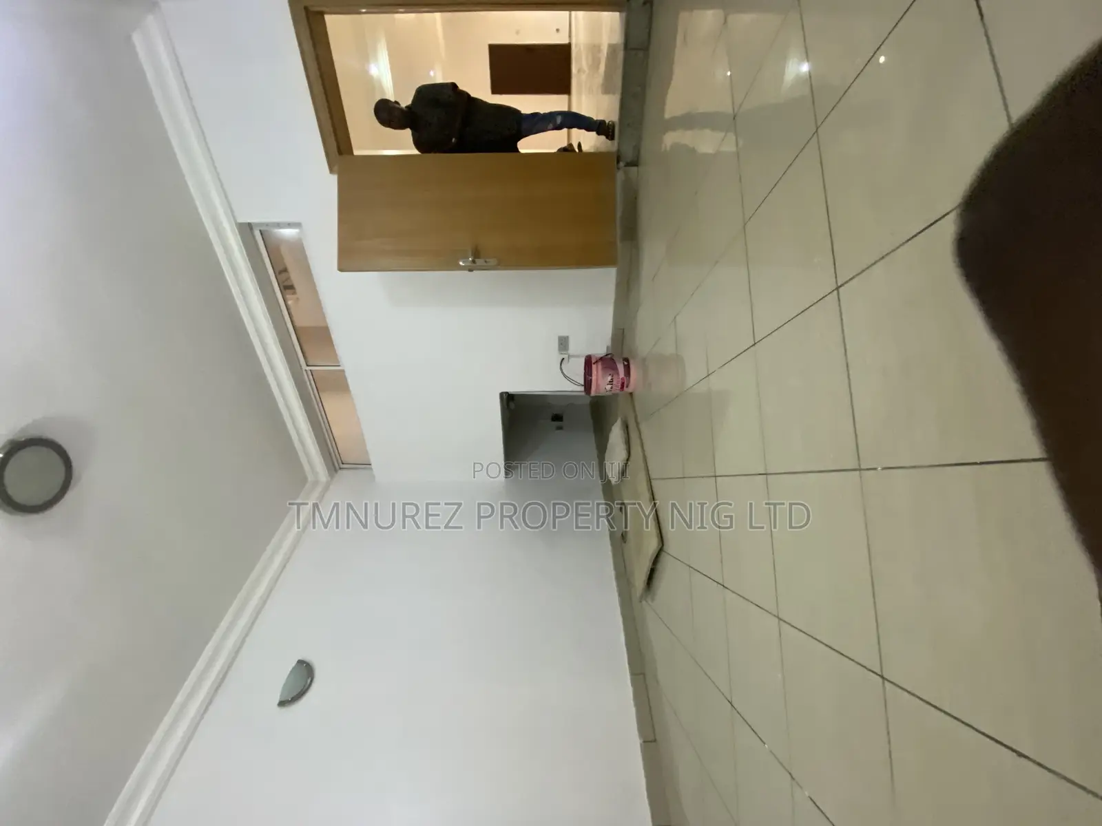 4bdrm Duplex in Off Admiralty, Lekki for rent in Lekki