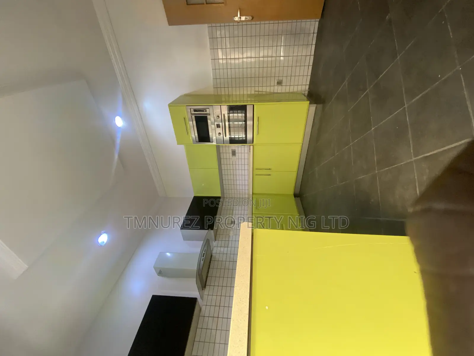 4bdrm Duplex in Off Admiralty, Lekki for rent in Lekki