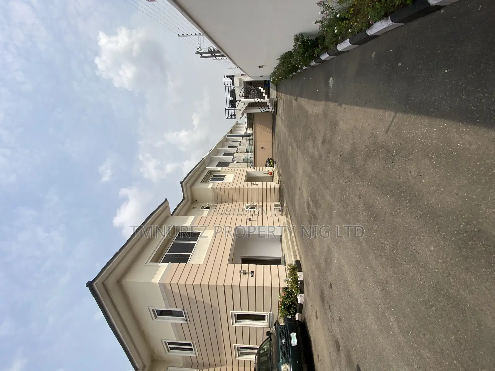 4bdrm Duplex in Off Admiralty, Lekki for rent in Lekki