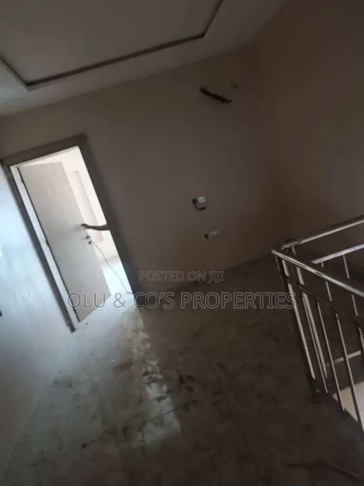 4bdrm Townhouse / Terrace in Palm Heights Estate, Lugbe District in Lugbe District