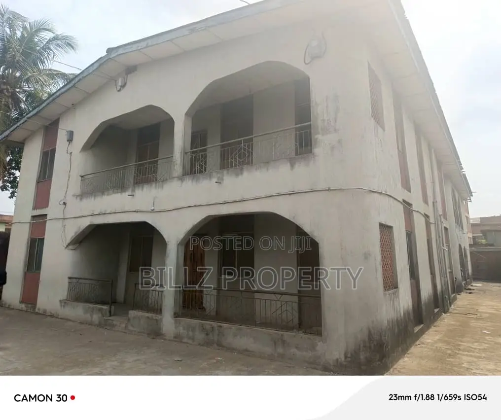 3bdrm Block of Flats in Meiran, Abule Egba for sale in Abule Egba