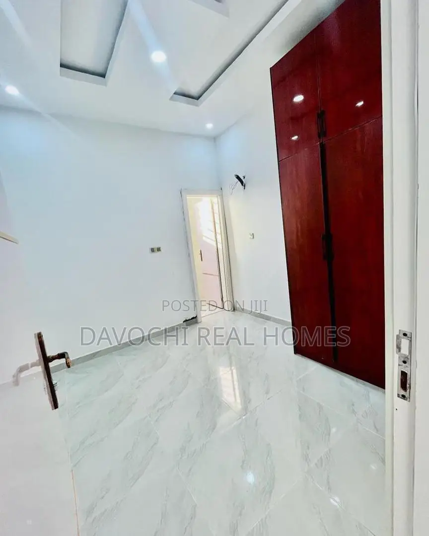 4bdrm Duplex in Off Monastery Road, for rent in Sangotedo