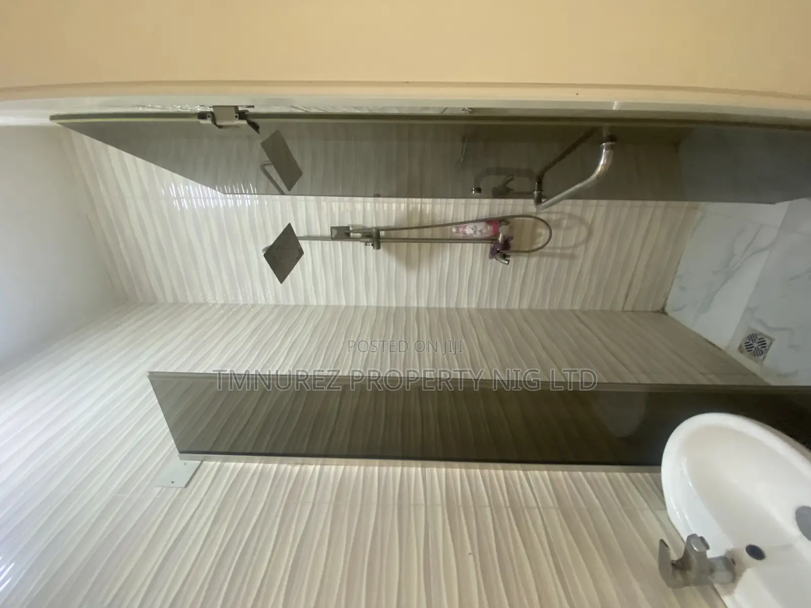 4bdrm Duplex in Osapa London, Lekki for rent in Lekki