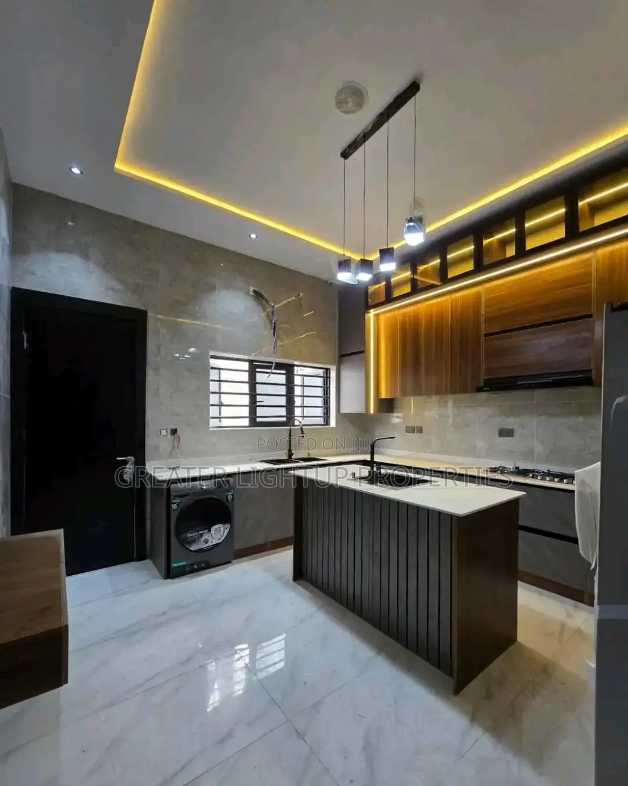 Furnished 5bdrm Duplex in Prestigious Estate, Lekki Phase 1 for sale in Lekki Phase 1