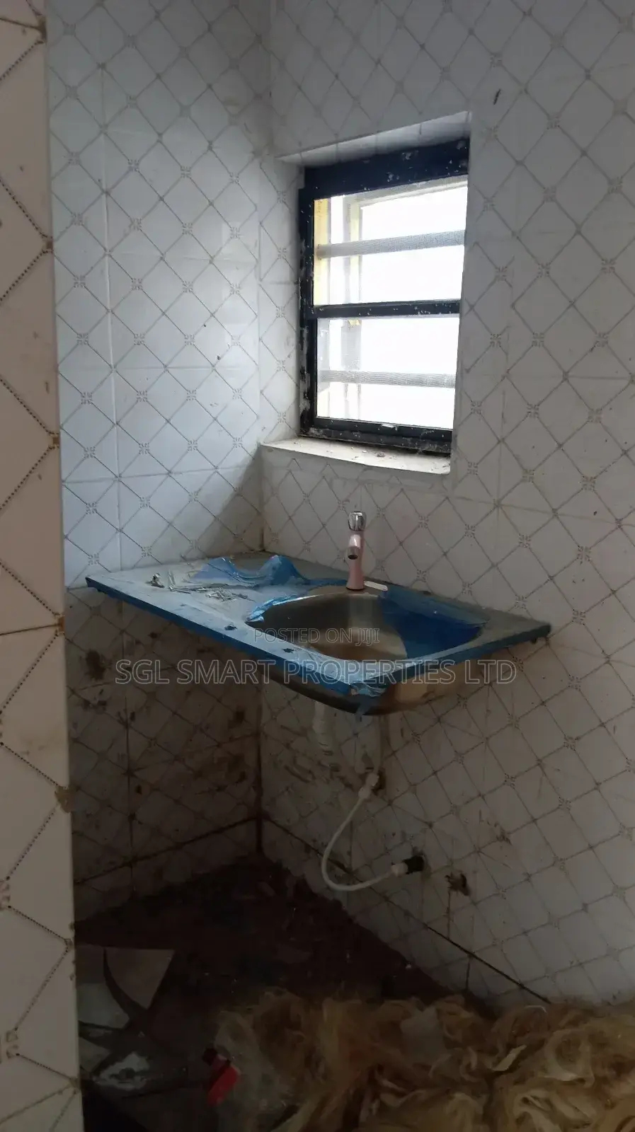 Selfcontain to Let at Ngozika Estate in Awka