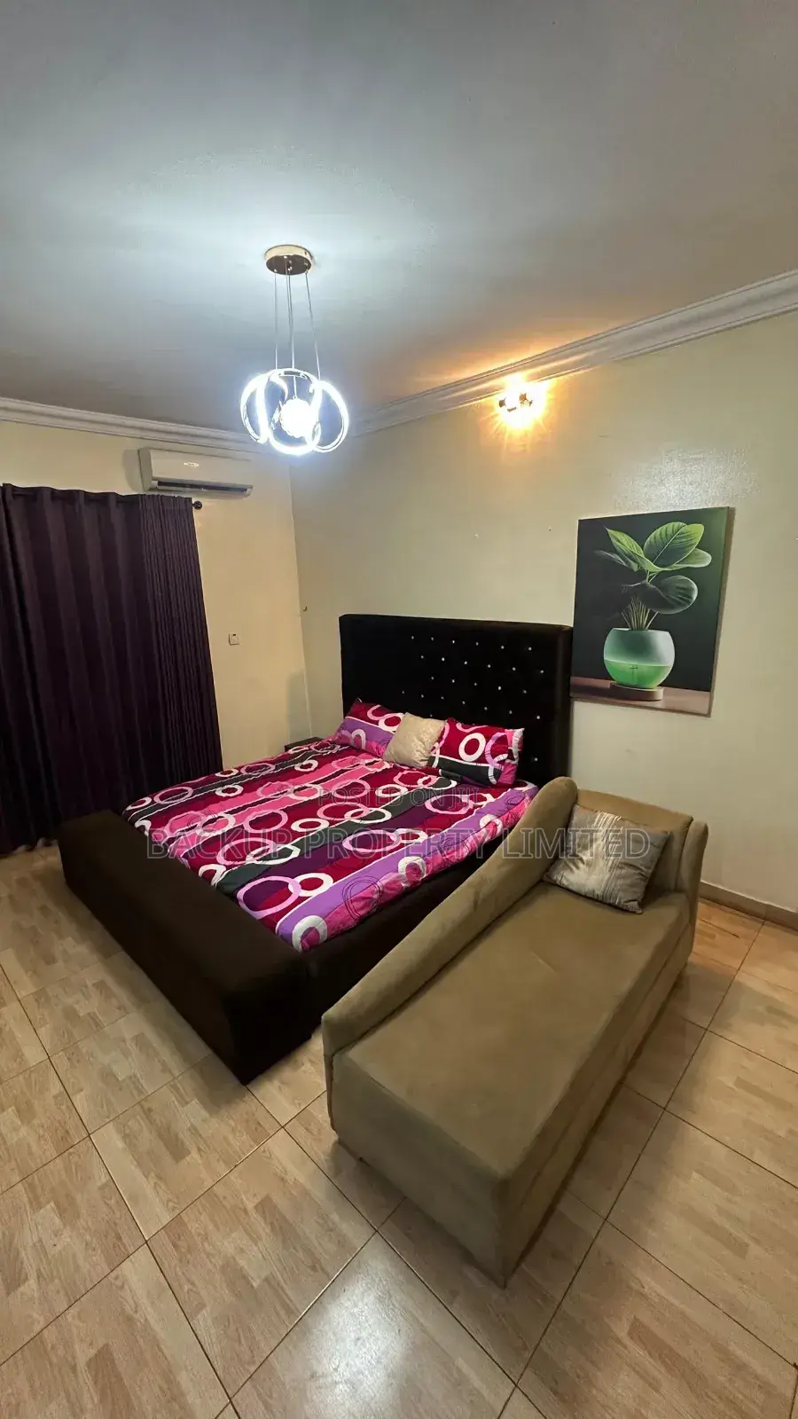 A Stylish and Spacious Studio Apartment in Alagomeji