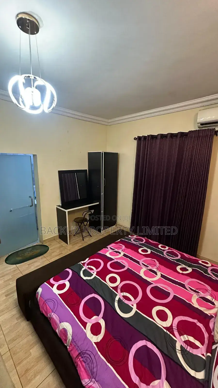 A Stylish and Spacious Studio Apartment in Alagomeji