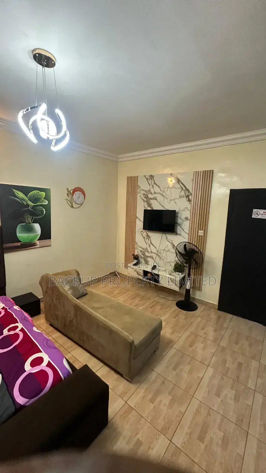 A Stylish and Spacious Studio Apartment in Alagomeji