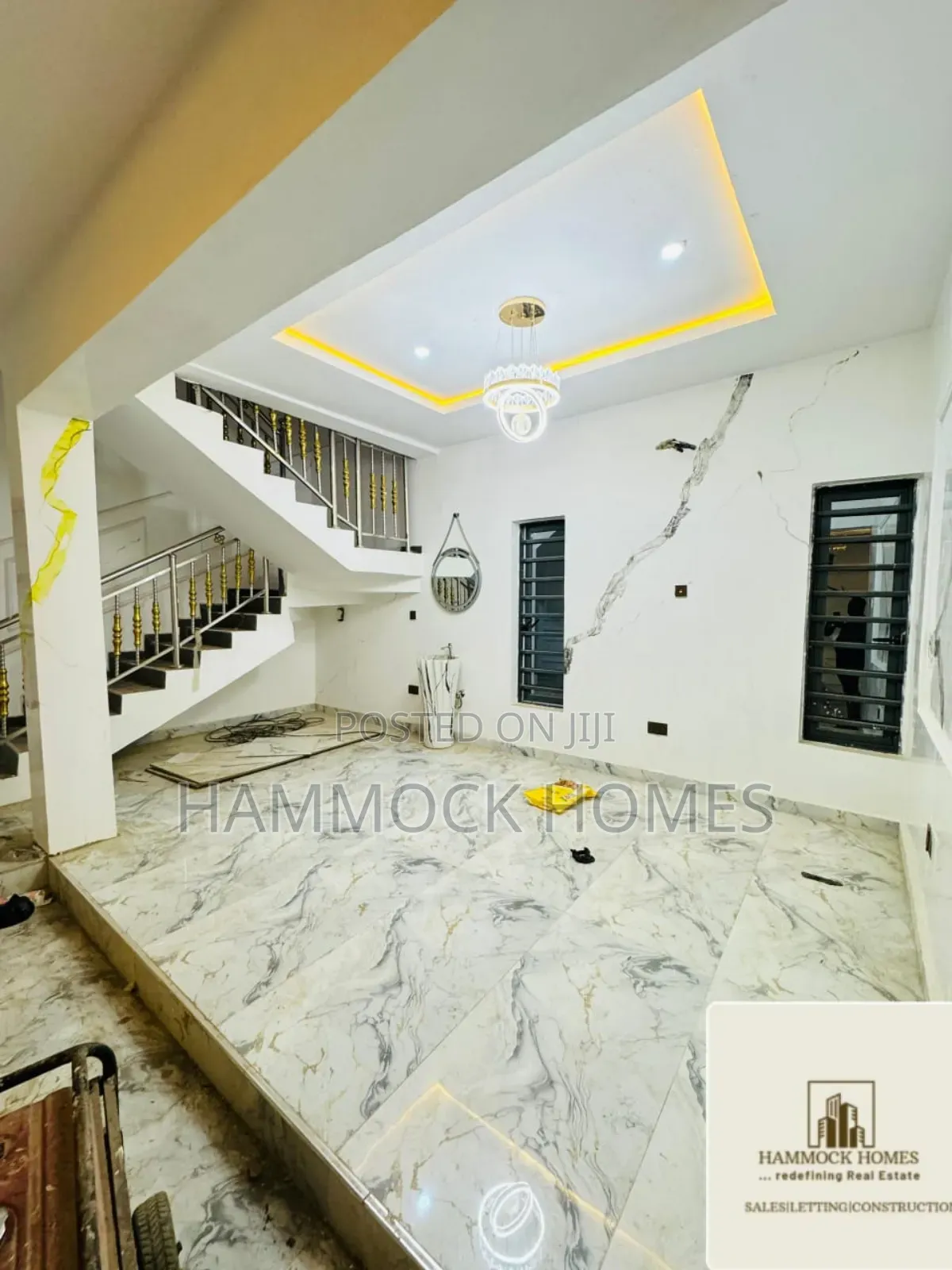4bdrm Penthouse in Kolapo Ishola Gra, Akobo for sale in Akobo