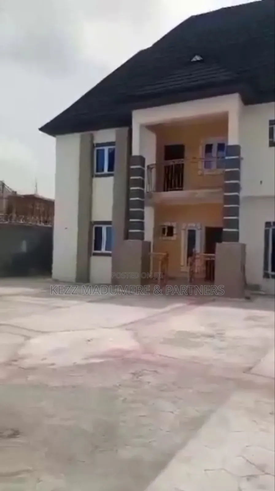4bdrm Duplex in Off Sars Road, Port for sale in Port-Harcourt