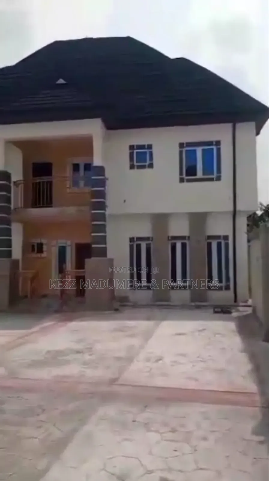 4bdrm Duplex in Off Sars Road, Port for sale in Port-Harcourt