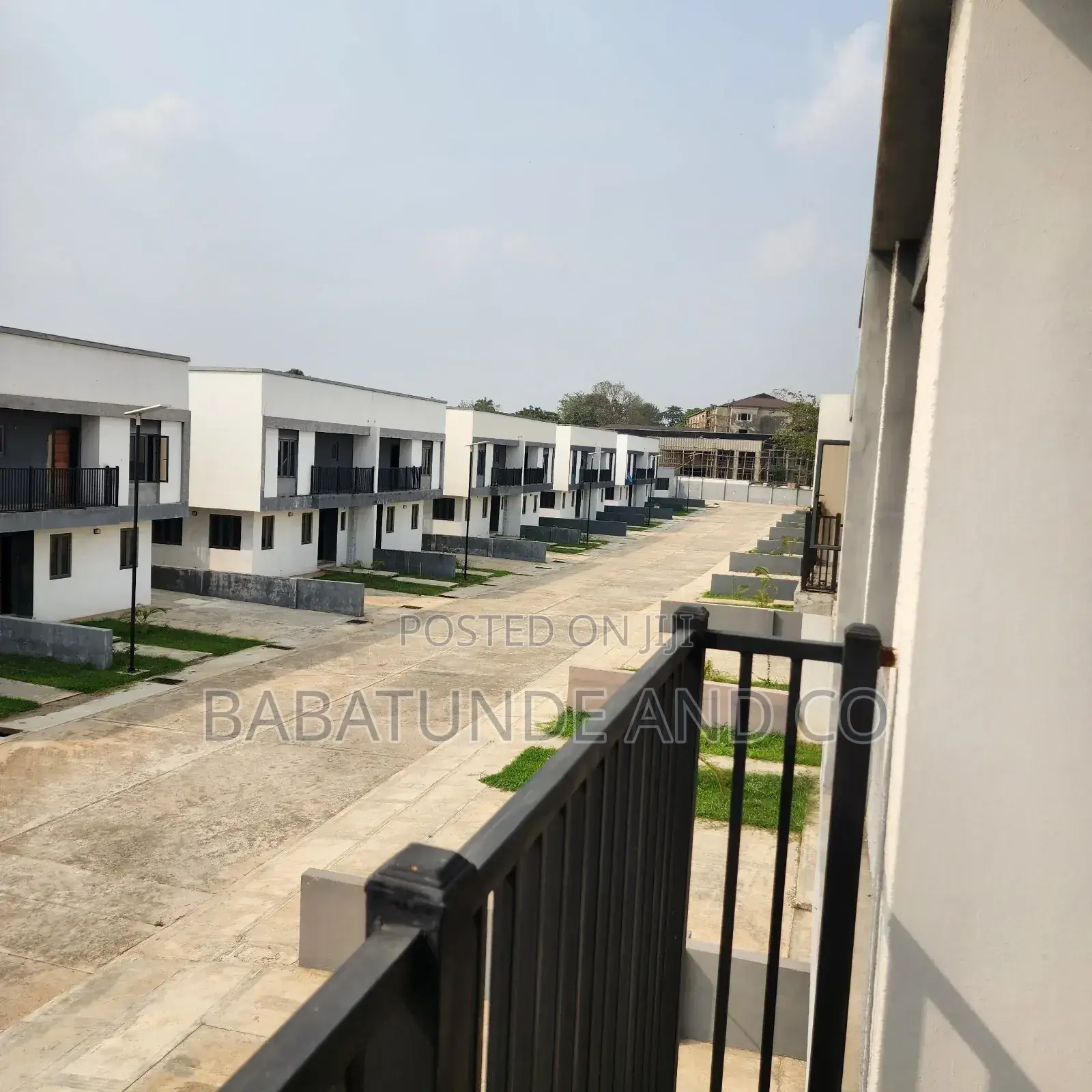 4bdrm Duplex in Jericho for sale in Jericho