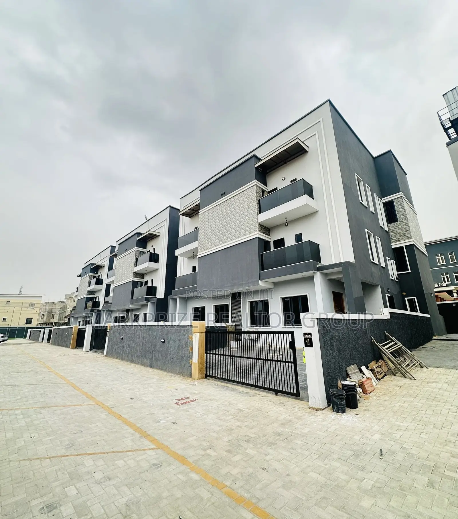 4bdrm Duplex in Magodo Phase 2 for sale in Magodo